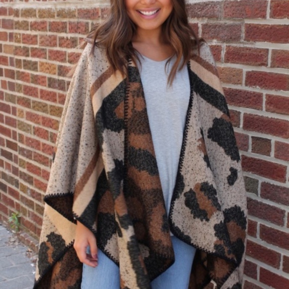 leopard Print Poncho - Picture 3 of 3